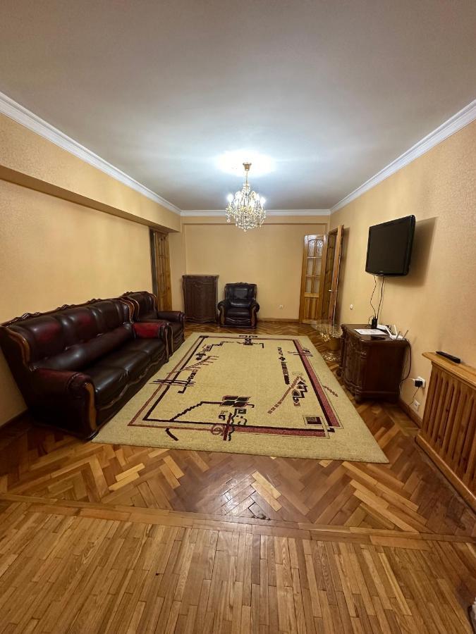 Апартаменты У Парка Голубые Купола И Цум Apartments At Blue Dome Park Tasken Kültér fotó