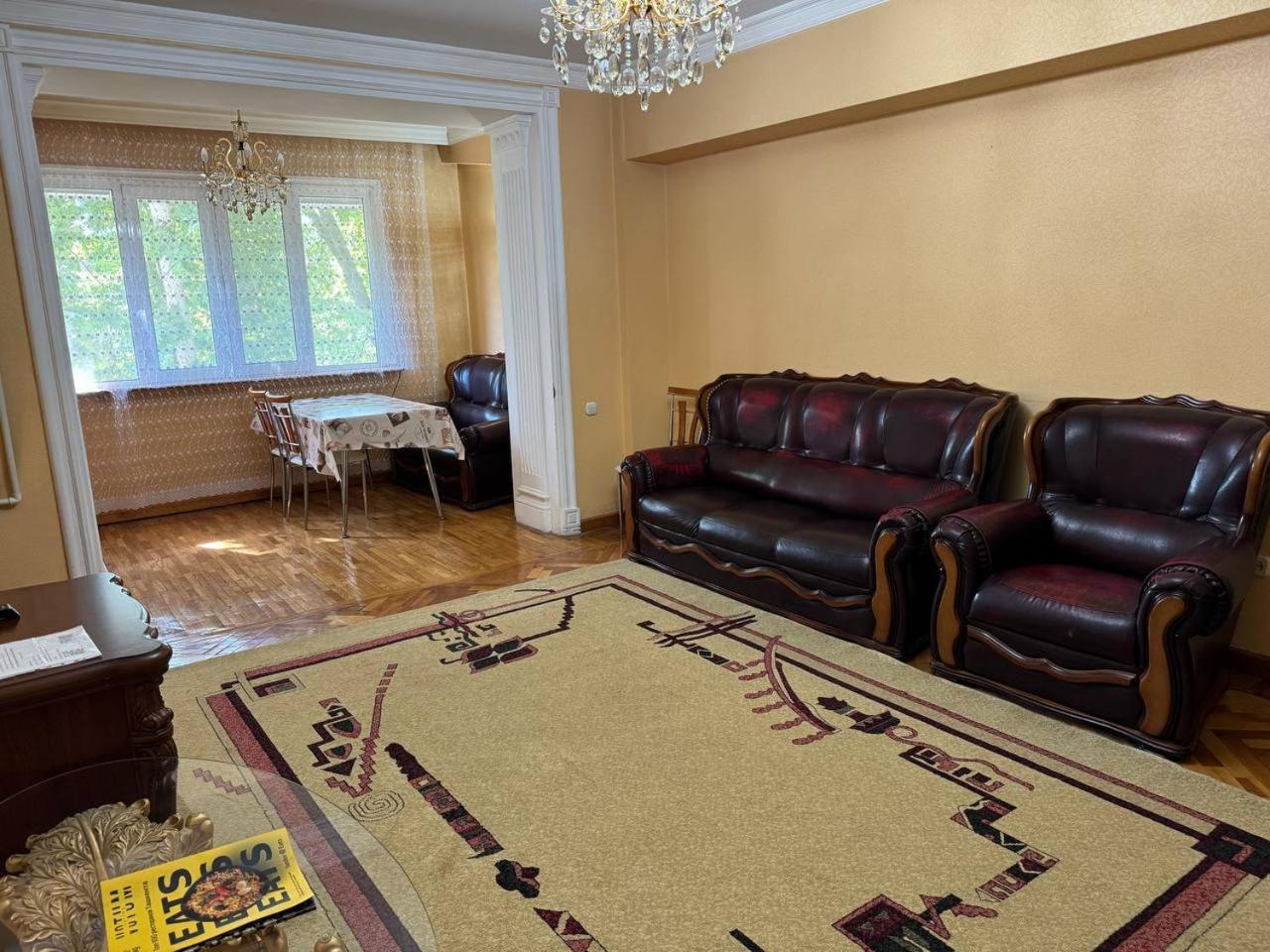 Апартаменты У Парка Голубые Купола И Цум Apartments At Blue Dome Park Tasken Kültér fotó